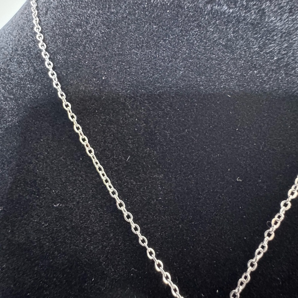 Elegant Silver Dragonfly Pendant Necklace - Picture 4 of 7